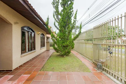 Casa com 4 Quartos para alugar, 235m² no Bom Retiro, Curitiba