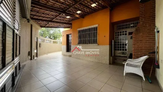 Sobrado com 3 Quartos para alugar, 200m² no Embaré, Santos