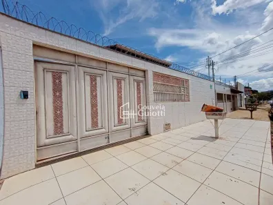 Casa com 3 Quartos à venda, 250m² no Vila Jayara, Anápolis