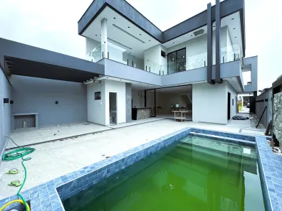 Sobrado com 4 Quartos à venda, 310m² no Ponta Negra, Manaus