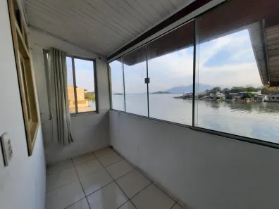 Casa com 3 Quartos para alugar, 90m² no Ponta de Baixo, São José