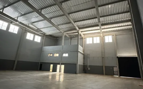 Galpão/Depósito/Armazém para alugar, 873m² no Parque Emília, Sumaré
