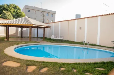 Casa com 4 Quartos à venda, 703m² no Jardim Alexandre Campos, Uberaba