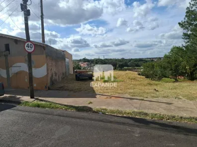 Lote/Terreno à venda, 300m² no Conjunto Habitacional Humberto Popolo, Botucatu