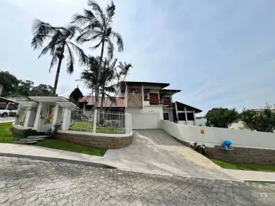 Casa com 3 Quartos à venda, 270m² no Santa Catarina, Criciúma