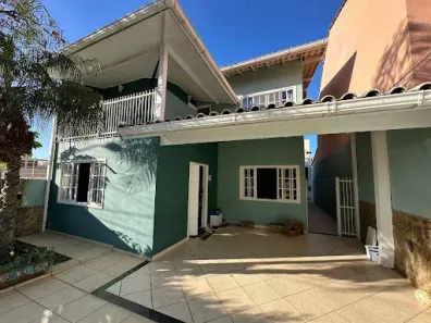 Casa de Condomínio com 3 Quartos para alugar, 150m² no Riviera Fluminense, Macaé