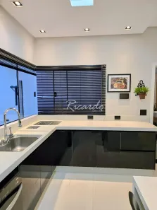 Sobrado com 3 Quartos à venda, 530m² no Centro, Arapongas