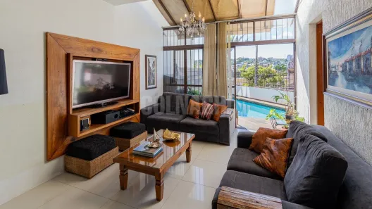 Casa com 3 Quartos à venda, 323m² no Chácara das Pedras, Porto Alegre