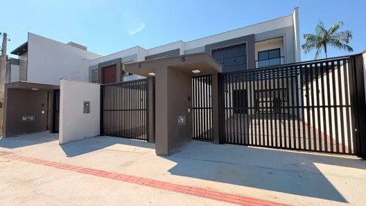 Sobrado com 3 Quartos à venda, 129m² no Saguaçu, Joinville