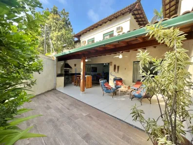 Casa de Condomínio com 4 Quartos para venda ou aluguel, 180m² no Barra do Sahy, São Sebastião