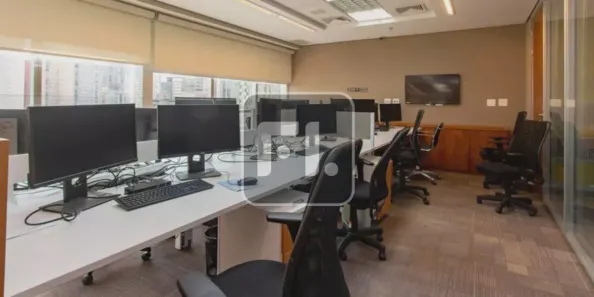Sala Comercial para alugar, 629m² no Vila Olímpia, São Paulo