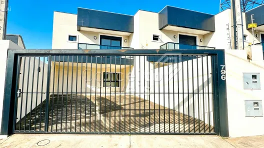 Sobrado com 3 Quartos à venda, 130m² no Uvaranas, Ponta Grossa