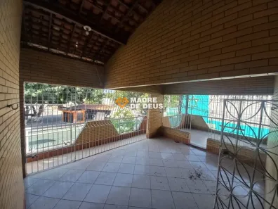 Casa com 4 Quartos à venda, 330m² no Prefeito José Walter, Fortaleza