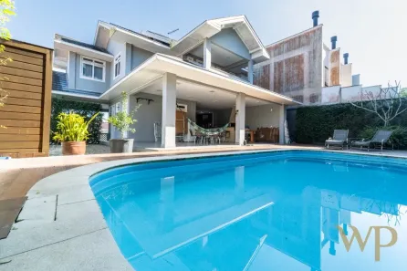 Casa com 4 Quartos à venda, 260m² no Costa e Silva, Joinville