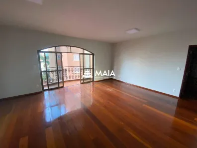 Apartamento com 3 Quartos para alugar, 180m² no Centro, Uberaba