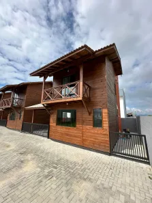 Casa com 2 Quartos para alugar, 90m² no Campeche, Florianópolis