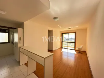 Apartamento com 2 Quartos para alugar, 71m² no Passo da Areia, Porto Alegre