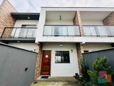 Sobrado com 2 Quartos à venda, 74m² no Costa e Silva, Joinville
