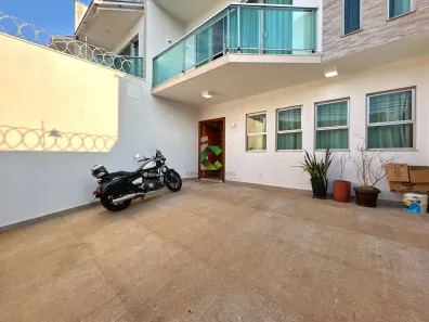 Casa com 3 Quartos à venda, 163m² no Jardim Riacho das Pedras, Contagem
