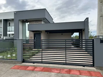 Casa com 3 Quartos à venda, 135m² no Sertão do Maruim, São José