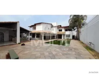 Casa com 2 Quartos para alugar, 700m² no Umuarama, Uberlândia