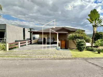Casa com 3 Quartos à venda, 330m² no Golf Gardens, Carapicuíba