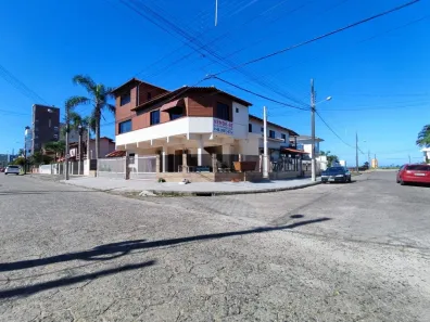 Sobrado com 13 Quartos à venda, 600m² no Centro, Imbituba