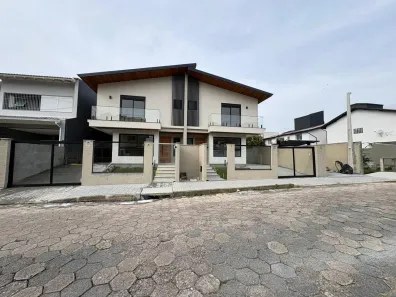 Casa com 3 Quartos para alugar, 129m² no Santa Mônica, Florianópolis