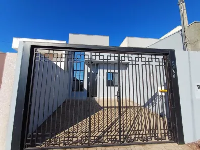 Casa com 3 Quartos para alugar, 66m² no Floresta, Cascavel