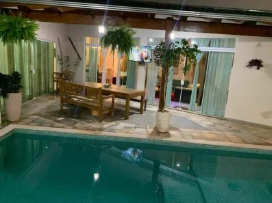 Casa com 3 Quartos à venda, 250m² no Cidade Jardim, Uberlândia