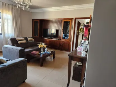 Casa com 4 Quartos à venda, 277m² no Jardim Alexandre Campos, Uberaba