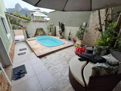 Casa de Condomínio com 4 Quartos à venda, 300m² no Taquara, Rio de Janeiro