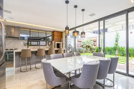 Casa de Condomínio com 3 Quartos à venda, 342m² no Santo Inácio, Curitiba