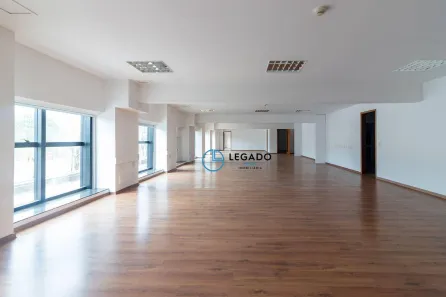 Sala Comercial para alugar, 293m² no Asa Norte, Brasília