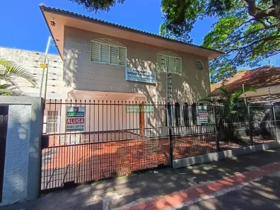 Sobrado com 3 Quartos para alugar, 320m² no Zona 04, Maringá