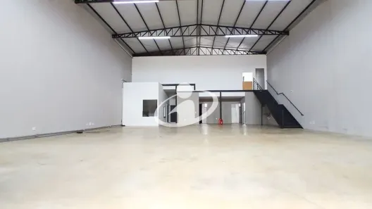 Galpão/Depósito/Armazém para alugar, 290m² no Novo Mundo, Uberlândia