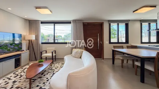 Sobrado com 4 Quartos à venda, 131m² no Jardim das Américas, Curitiba