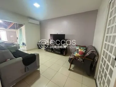 Casa com 3 Quartos à venda, 150m² no Jaraguá, Uberlândia