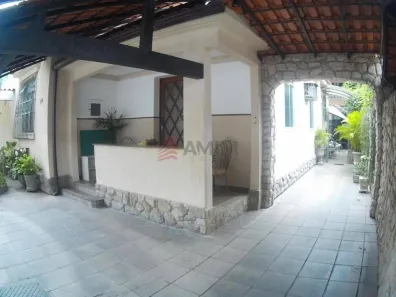Casa com 6 Quartos à venda, 270m² no Santa Rosa, Niterói