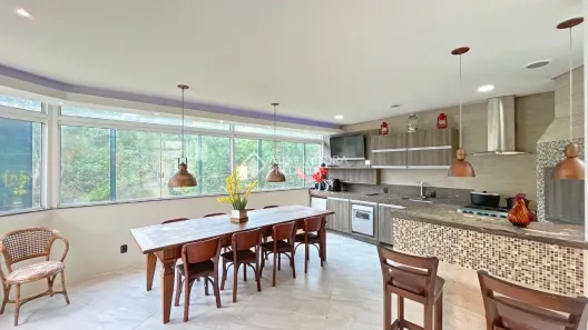 Casa de Condomínio com 4 Quartos à venda, 218m² no Teresópolis, Porto Alegre