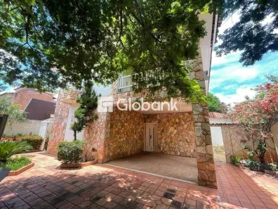 Casa com 4 Quartos à venda, 390m² no Morada do Sol, Montes Claros