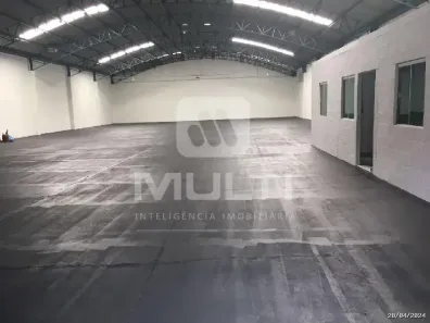 Casa com 1 Quarto para alugar, 800m² no Marta Helena, Uberlândia