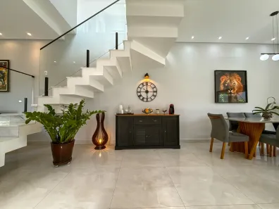 Sobrado com 3 Quartos à venda, 161m² no Centro, Guararema