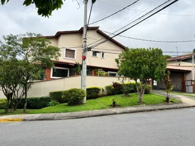 Casa de Condomínio com 3 Quartos à venda, 354m² no Jardim da Glória, Cotia