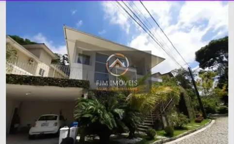 Casa com 4 Quartos à venda, 510m² no Badu, Niterói