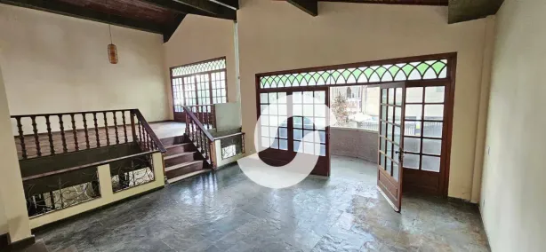 Casa de Condomínio com 5 Quartos à venda, 194m² no Charitas, Niterói