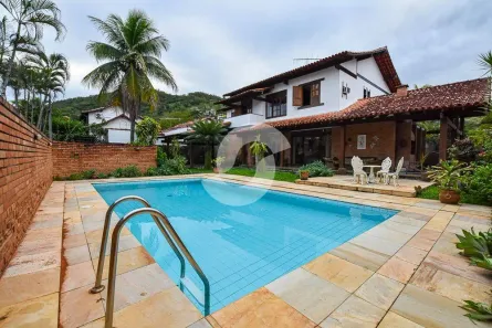 Casa com 4 Quartos à venda, 330m² no Itaipu, Niterói