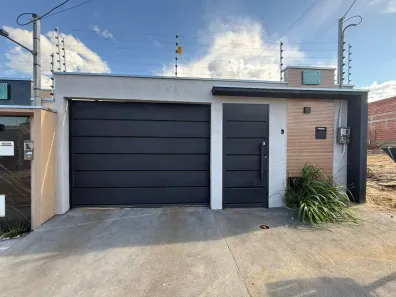 Casa com 3 Quartos para alugar, 104m² no Residencial Flor do Cerrado, Anápolis