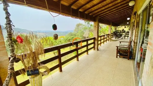 Fazenda/Sítio com 2 Quartos à venda, 210m² no Paiol Grande, Joanópolis