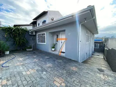 Casa com 4 Quartos à venda, 200m² no Capoeiras, Florianópolis
